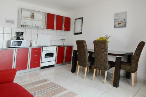 Apartment Pirovac 6447a