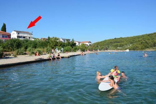 Apartment Pirovac 6447a