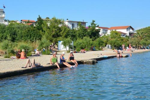 Apartment Pirovac 6447a