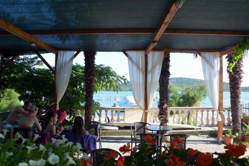 Apartment Pirovac 6447d