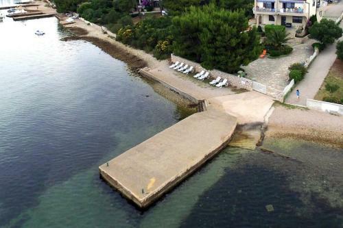Apartment Pirovac 13692b