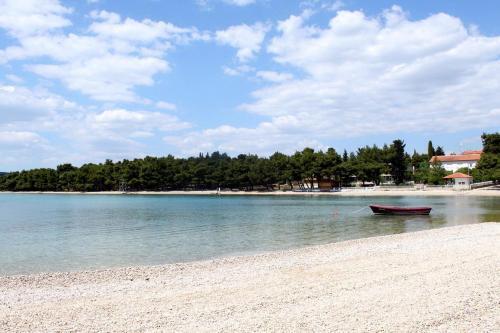 Apartment Pirovac 16274a