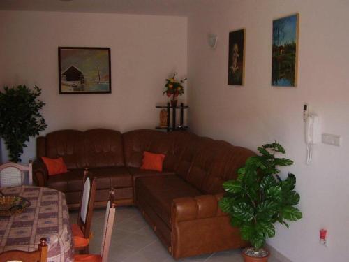 Apartment Pirovac 15271b