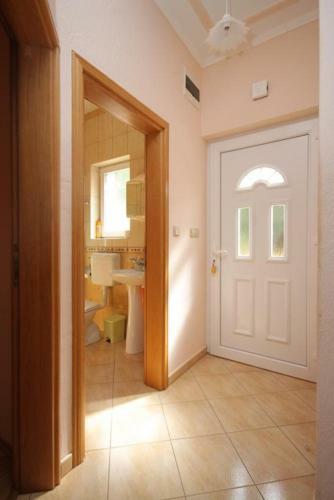 Apartments By The Sea Kraj (pasman) - 3460