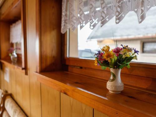 Quaint Holiday Home With Private Balcony In Trusetal
