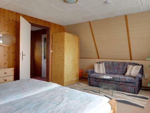 Quaint Holiday Home With Private Balcony In Trusetal