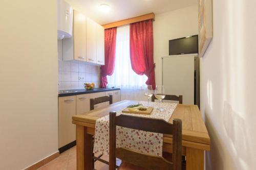 Apartments By The Sea Pag - 13329