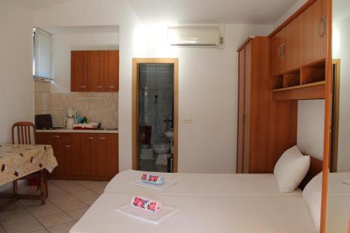 Apartments With A Parking Space Orebic (peljesac) - 14842