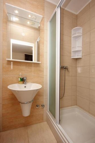 Apartments With A Parking Space Orebic (peljesac) - 10423