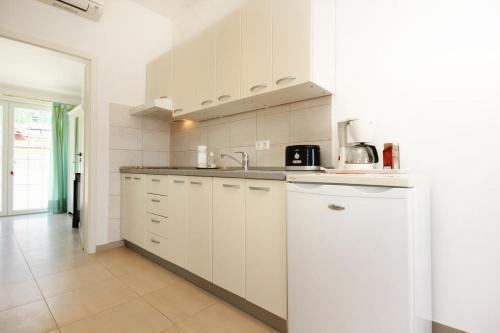 Apartments With A Parking Space Orebic (peljesac) - 10173