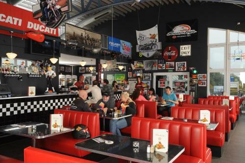 Lindner Hotel Eifeldorf Gr�ne H�lle N�rburgring