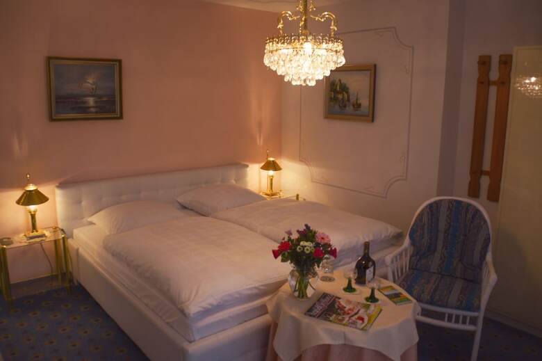 Hostal Hotel Garni Regina