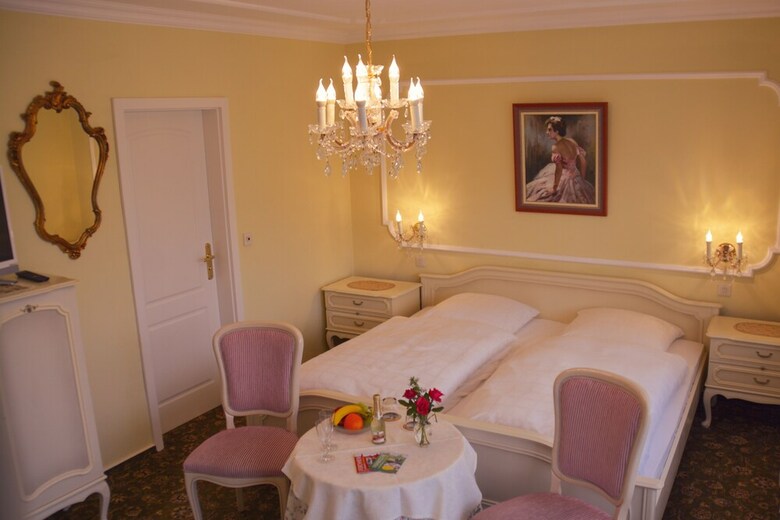 Hostal Hotel Garni Regina