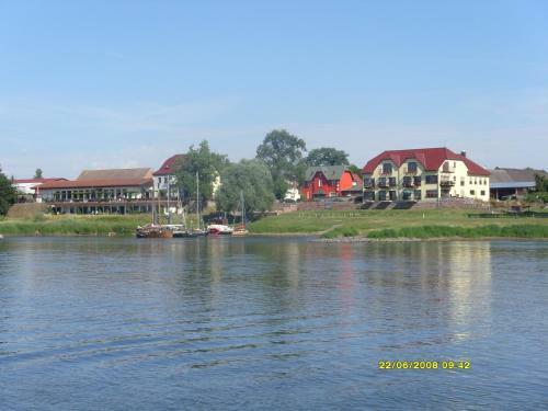 Hostal Elbterrassen Zu Brambach