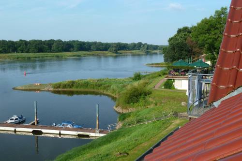 Hostal Elbterrassen Zu Brambach