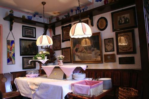 Hostal Hotel L�wenhof