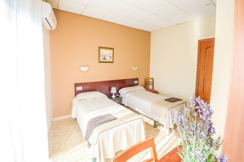 Hostal Torremirona