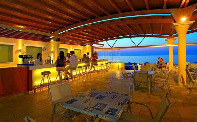 Hotel Eva Bay