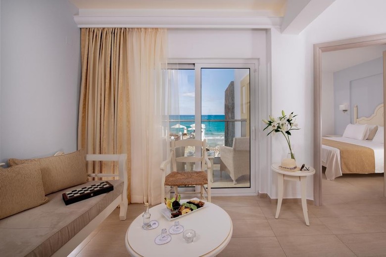 Alexander Beach Hotel & Village (.)