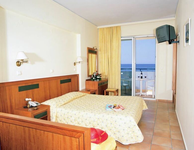 Hotel Lefkoniko Beach