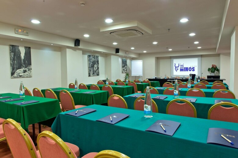 Hotel Minos
