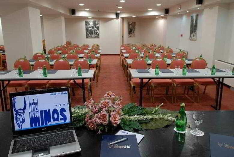 Hotel Minos