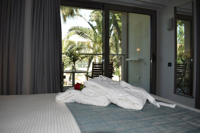 Hotel Minos Mare