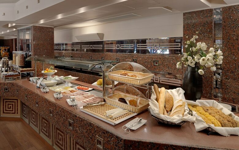 Hotel Holiday Inn Athens Airport