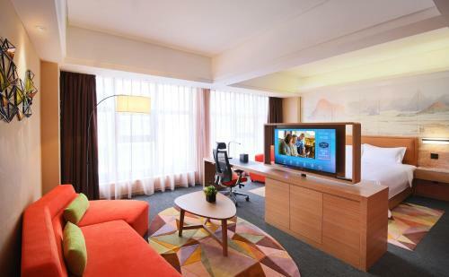 Hampton By Hilton Qujin Hotel