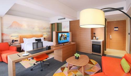 Hampton By Hilton Qujin Hotel