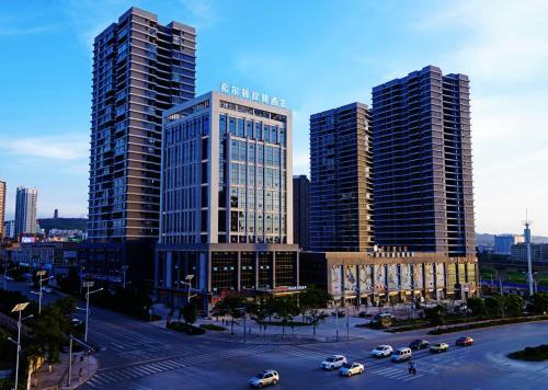 Hampton By Hilton Qujin Hotel