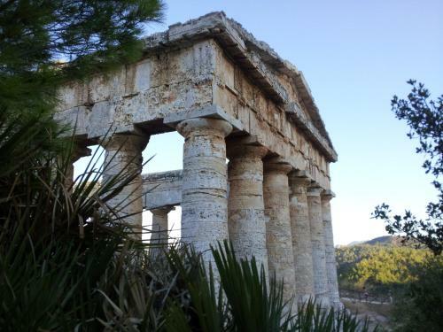 Bed & Breakfast La Suite Di Segesta