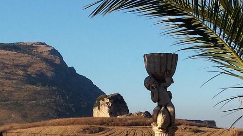 Bed & Breakfast La Suite Di Segesta