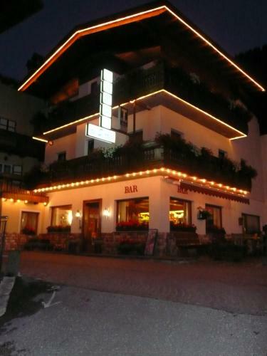 Hotel Garn� Ai Serrai