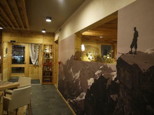 Hotel Roy