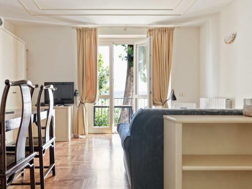 Apartamentos Modern Mansion With Private Beach At Lake Maggiore