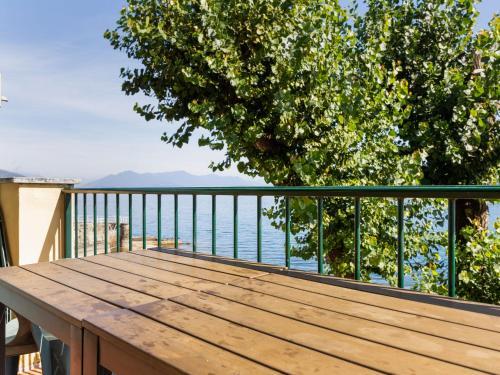 Apartamentos Modern Mansion With Private Beach At Lake Maggiore