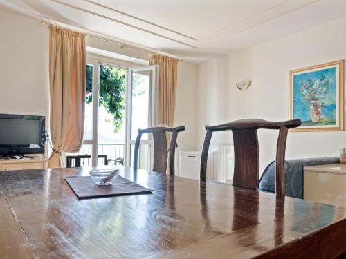 Apartamentos Modern Mansion With Private Beach At Lake Maggiore