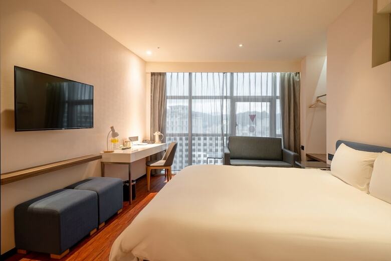 Hotel At Boutique
