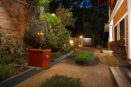 Hotel Madhumanthra Resort