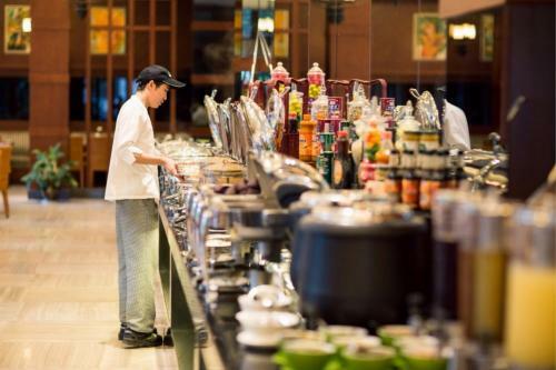 Wuzhishan Yatai Rainforest Resort Hotel