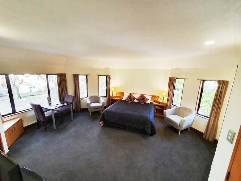 Fitzherbert Castle Motel