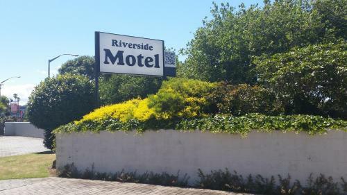 Riverside Motel