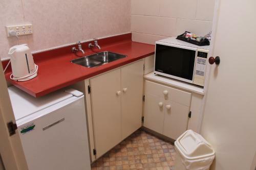 Riverview Motel