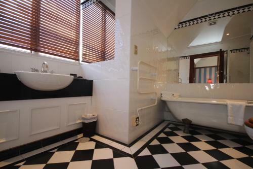 Wellesley Boutique Hotel