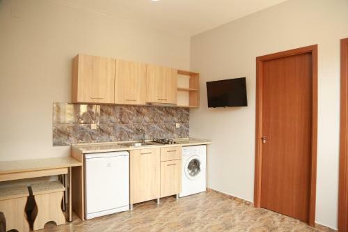 Nikos House