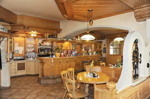 Hostal Gasthaus Hotel Feldschlange