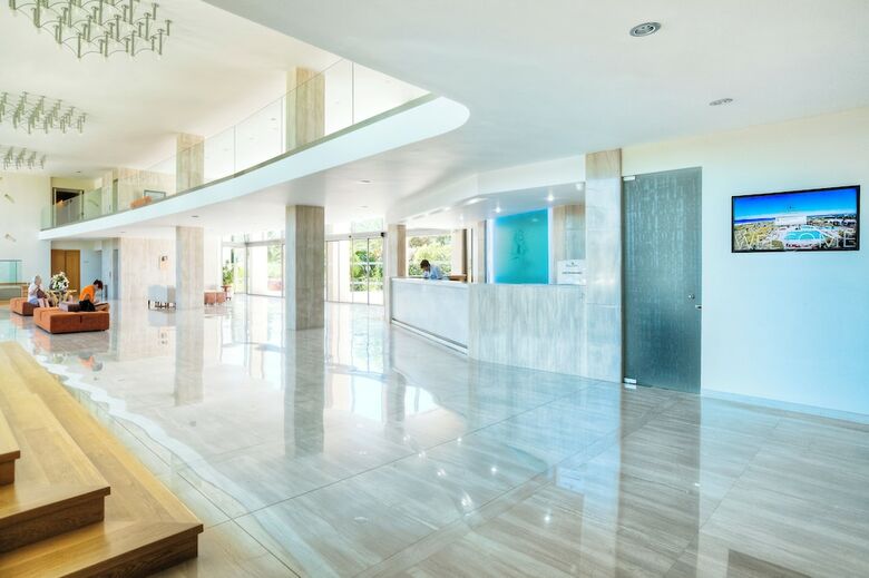 Hotel Caravia Beach