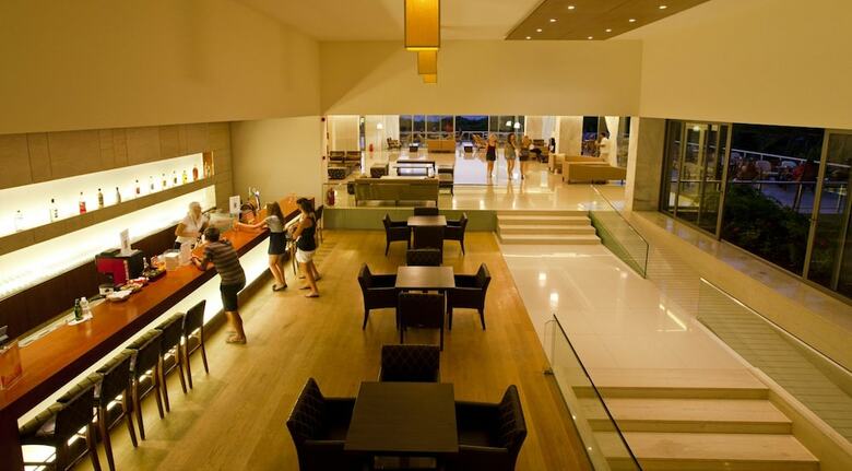 Hotel Caravia Beach