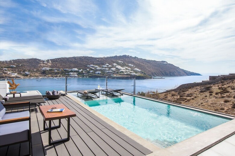 Kivotos Clubhotel